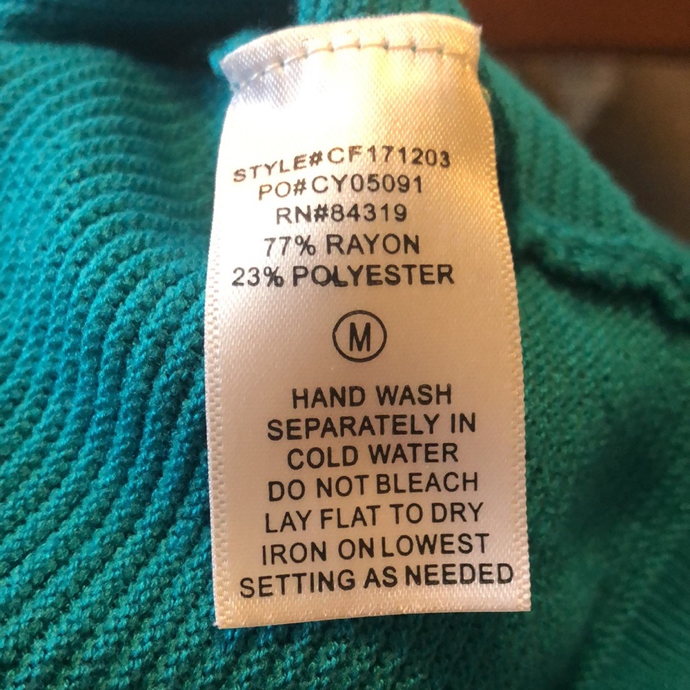 Cyrus Teal lightweight sweater top w/3/4 sleeves & ruffles Size Medium - Picture 7 of 7